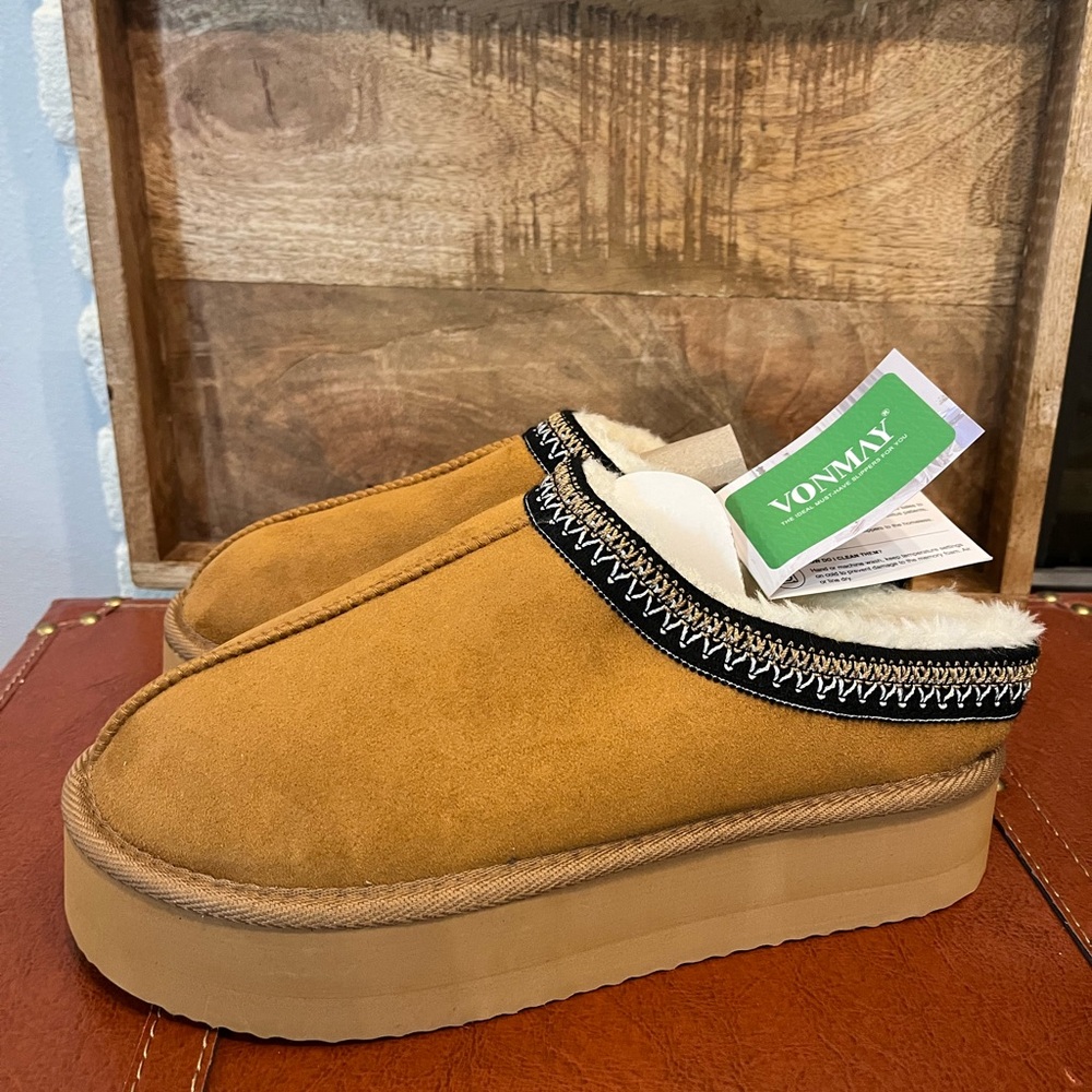 Vonmay Women's Cozy Platform Slippers, Warm Faux Fleece, Size Medium, NWT